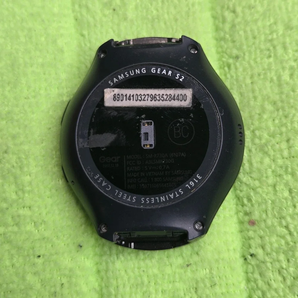 Samsung Gear S2 SM-R730A Dark Gray Smartwatch Black Rubber Bands Replacement